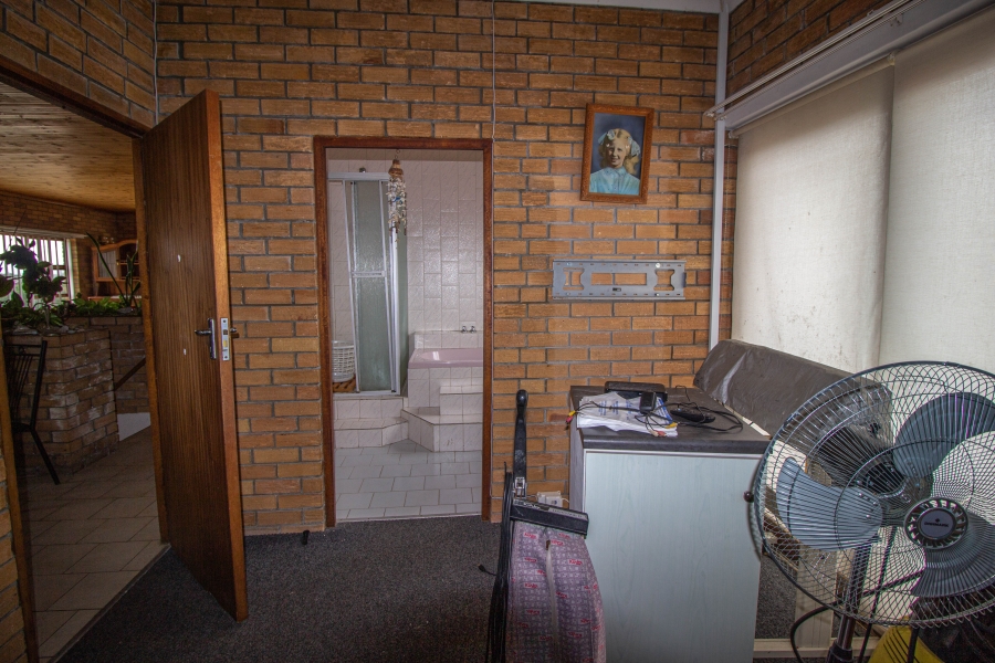 4 Bedroom Property for Sale in Kleinbaai Western Cape